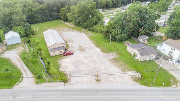 Auto Service Center For Sale: 2017 Hamburg Pike, Jeffersonville, IN 47130